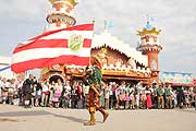 Oktoberfest-Trachten- und Schützenzug am 18.09. - am Sonntag ging's nass nei. Fotos & Video  (Foto. Martin Schmitz)